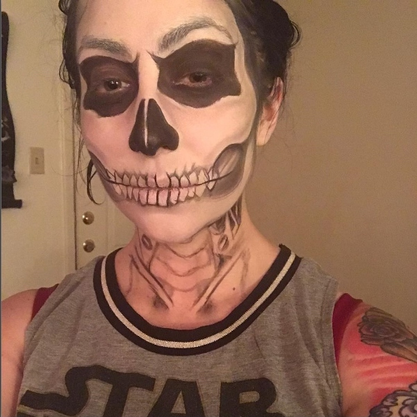 Chelsea's skull halloween makeup